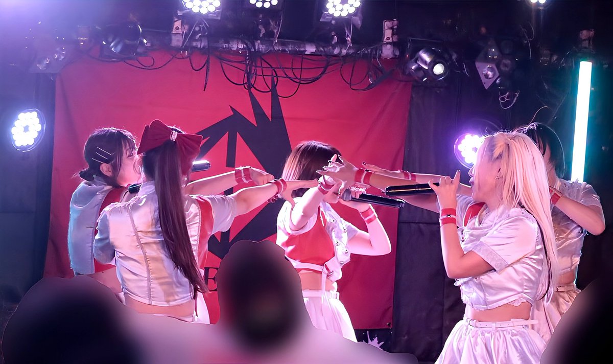 SHUNICHI1982's tweet photo. RED-i無銭 2マンLIVE -Zeppへの狼煙- 
@ 四ツ谷LOTUS
撮影可だった、普段は❌️

#レッドアイZepp710 
-あと12日-

7/10 
RED-i 5th Anniversary ONEMAN LIVE
＠𝐙𝐞𝐩𝐩 𝐒𝐡𝐢𝐧𝐣𝐮𝐤𝐮 
 https://t.co/10VPBr8V9v

#RIN
#SIU
#KALOA
#MIYU
#CONAMI https://t.co/NTKb5WOBd9