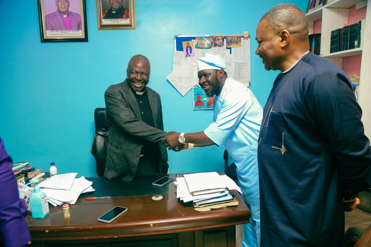 KefianoKefas's tweet photo. Today, I paid a heartfelt visit to Elder Rev Ezekiel Dachomo, where we shared a moment of prayer for Plateau State, especially for the families affected by the recent wave of senseless killings. We prayed for peace, healing, and divine intervention over our land. https://t.co/0V4ZxLFc1p