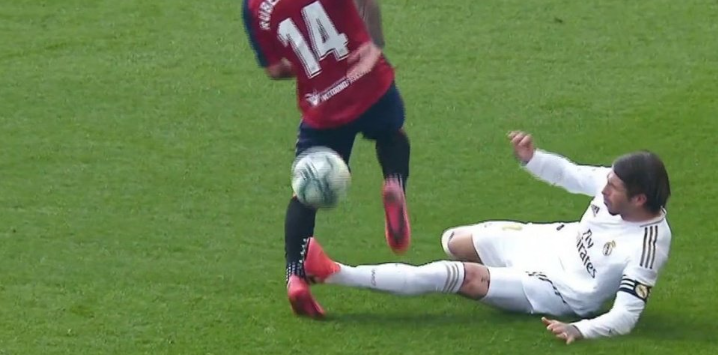 AkjsdWsad's tweet photo. @javiqm94 este es una leyenda de tu selección, gallego culo roto. Eso pasa cuando empezaste a ver futbol hace 15 días. Se llama sergio ramos por si no lo conoces https://t.co/4XmtAWfdsh
