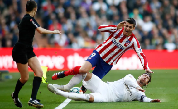 AkjsdWsad's tweet photo. @javiqm94 este es una leyenda de tu selección, gallego culo roto. Eso pasa cuando empezaste a ver futbol hace 15 días. Se llama sergio ramos por si no lo conoces https://t.co/4XmtAWfdsh