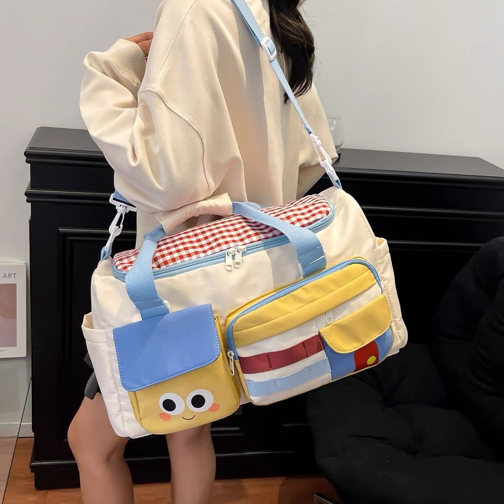 jenjabilaa2's tweet photo. GUE NEMUIN HIDDEN GEM TAS LUCU! 

Ga cuma bisa dipake sama anak kecil, tapi gen z juga bisa loh 🤚😭 https://t.co/Sr1F0bzX3v