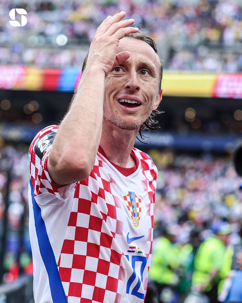 Squawka's tweet photo. Luka Modrić is the oldest player on record to register an assist at a FIFA World Cup.

40 years, 291 days. 🍷 https://t.co/LoKcEqsFAQ