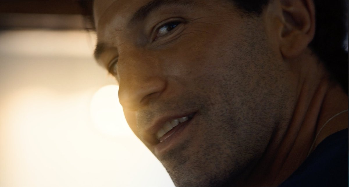 girlflopping's tweet photo. carmy ending season 1 looking at the loss of his life to carmy ending season 5 looking at the love of his life https://t.co/EnaMQNRnbA