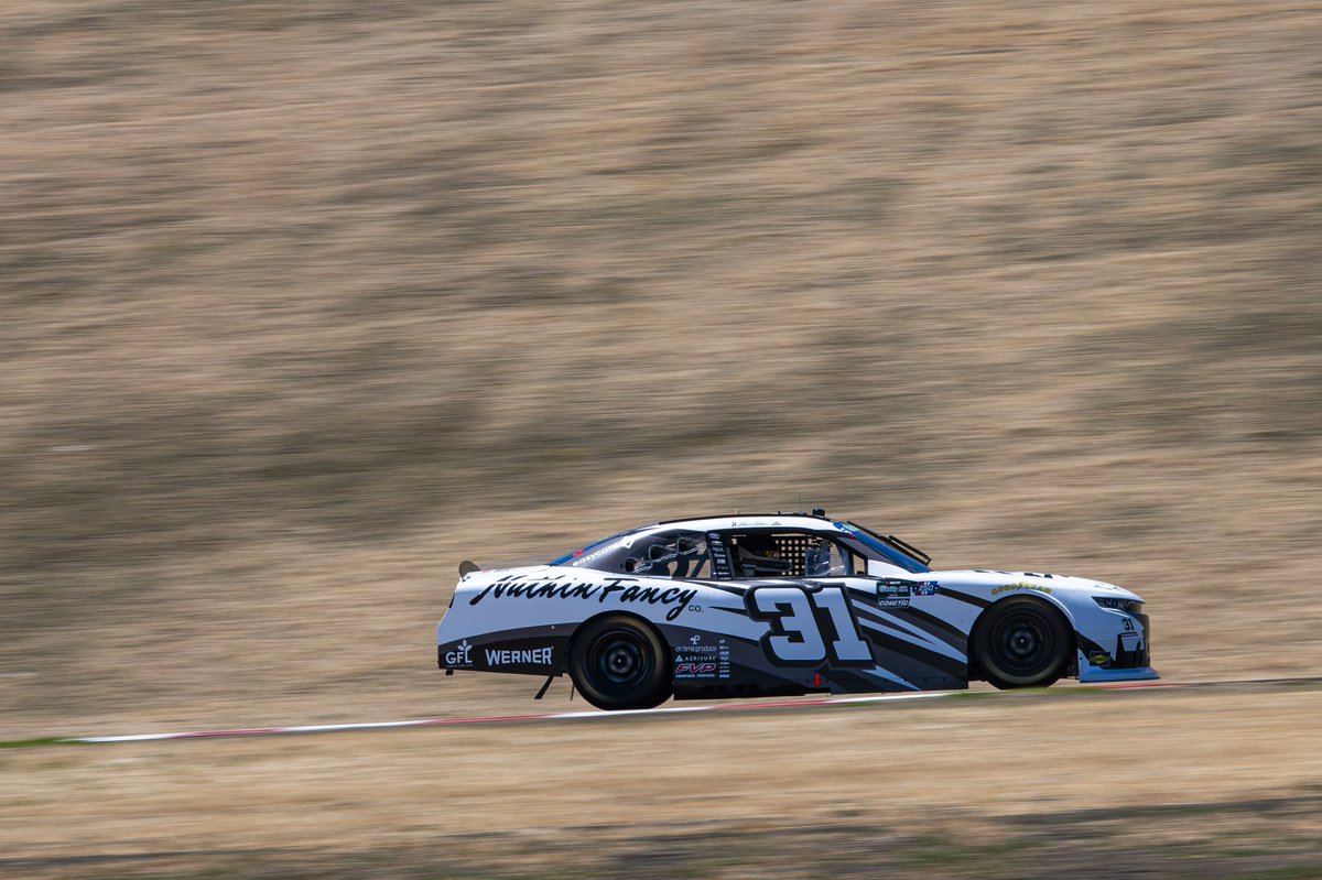 JARnascar's tweet photo. .@BlainePerkins21 reports he needs more turn and drive off. https://t.co/2mN58HPpxP