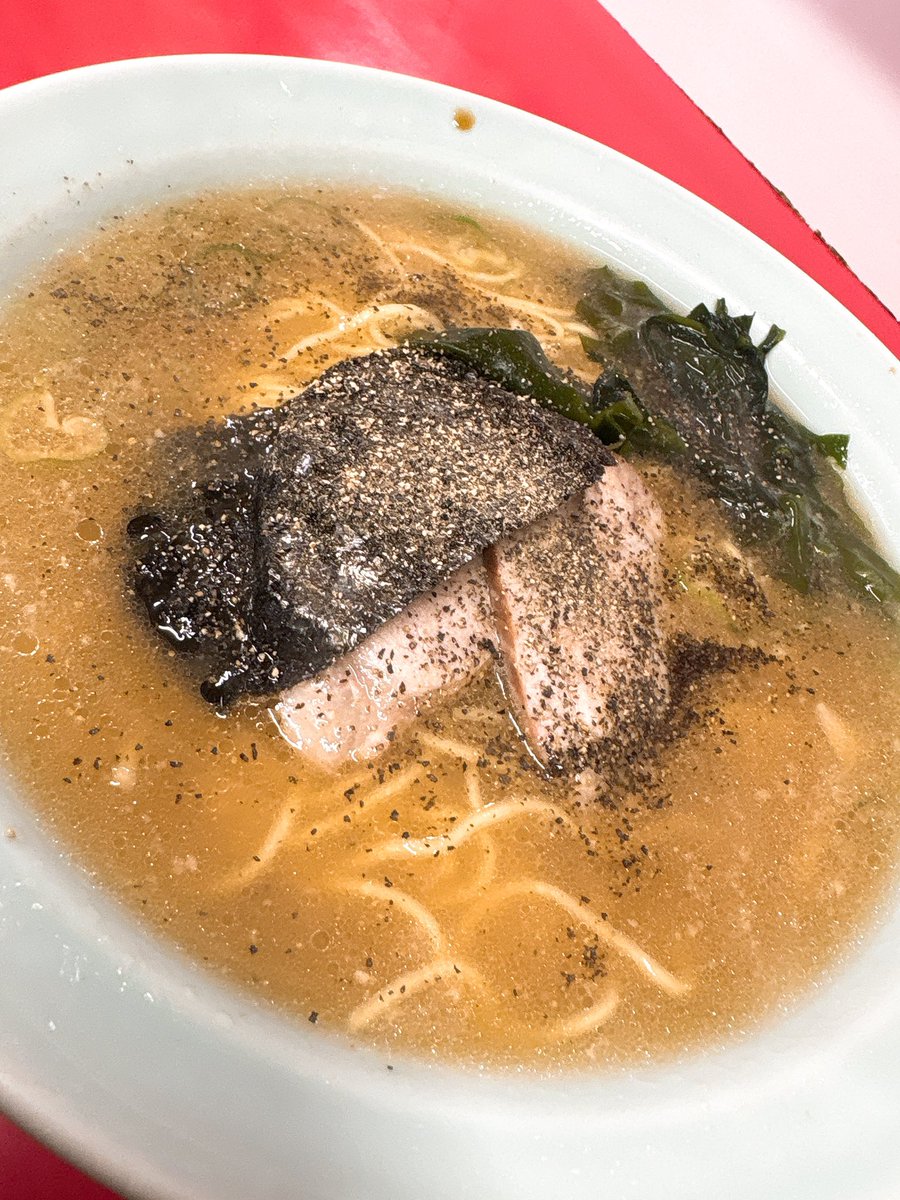 masakichi_d's tweet photo. #ラーメンショップ岡津店🍜
胡椒ラーメンで仕事前のスタミナ補給🙌
最近3人体制👍

昨日は地震で車用のエレベーターが故障😭午前中大変だった😰
胡椒ラーメン食べたからもう故障はせんやろ🤣 https://t.co/AI65MDAkbl