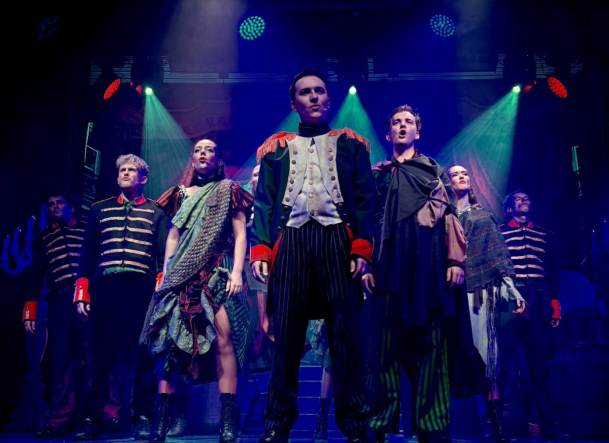 babblingbates's tweet photo. What a lovely evening at the opening night of the famous Summer Show on the iconic Cromer Pier &amp; Pavilion Theatre.

A hugely talented and hard-working cast, clever production and a truly amazing atmosphere.  

#cromerpier #cromer #variety #endofthepier https://t.co/tdsRUBoiPW