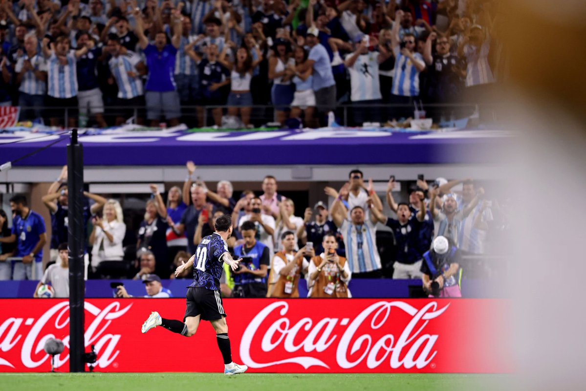 tdmascrc's tweet photo. Yo lo vi jugar 🐐 https://t.co/3IohJ27bxP