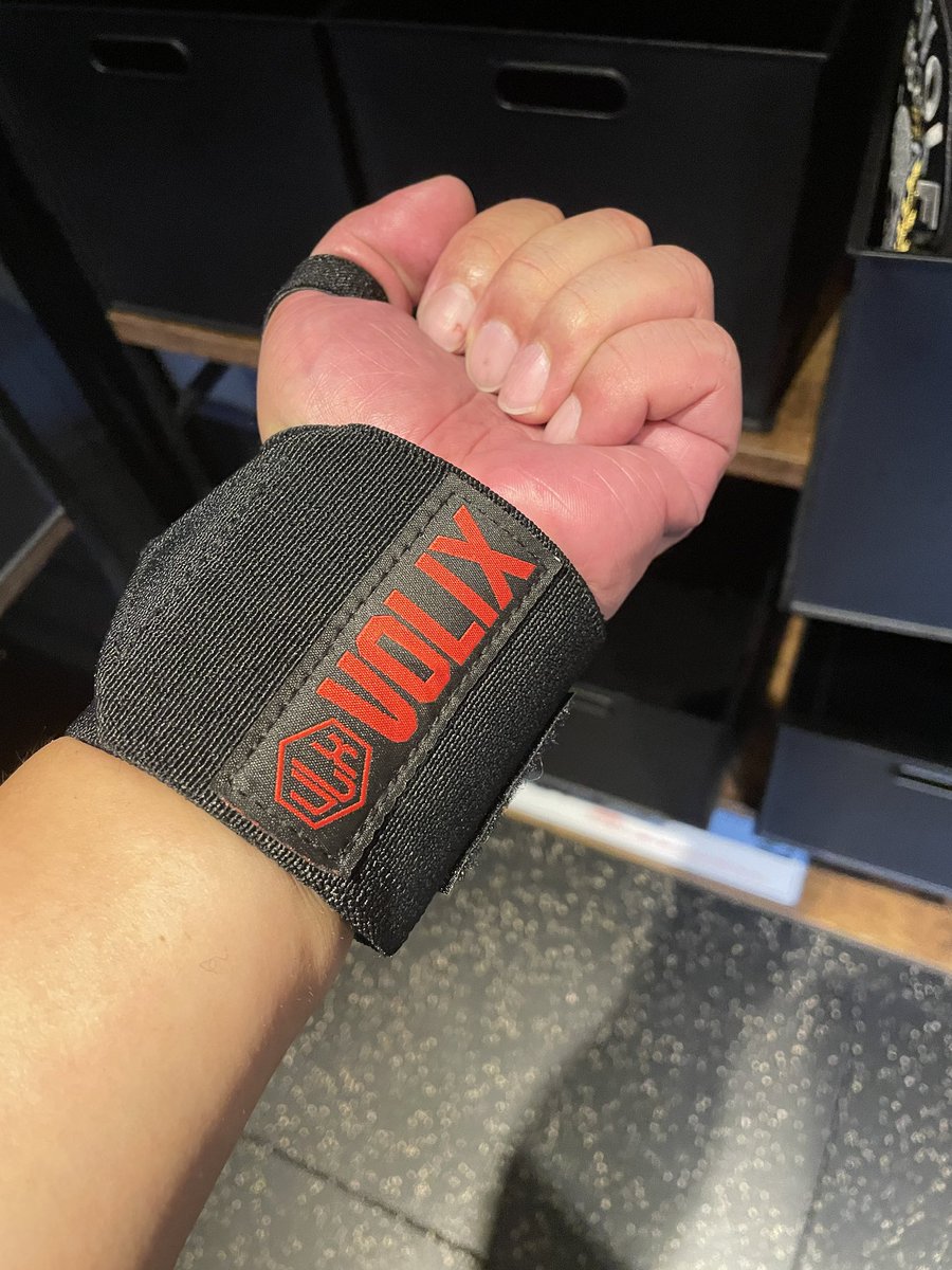 okamoto741011's tweet photo. 3月から比べるとすこーし腹回りは落ちたかな?
今日からリストラップを使ってみました。
安定感あっていいね👍
#VOLIX https://t.co/1sPbAo58Nr