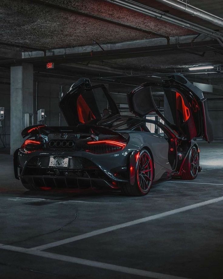 MNomanAlia's tweet photo. *McLaren 720S* https://t.co/d4lLXAgr8p