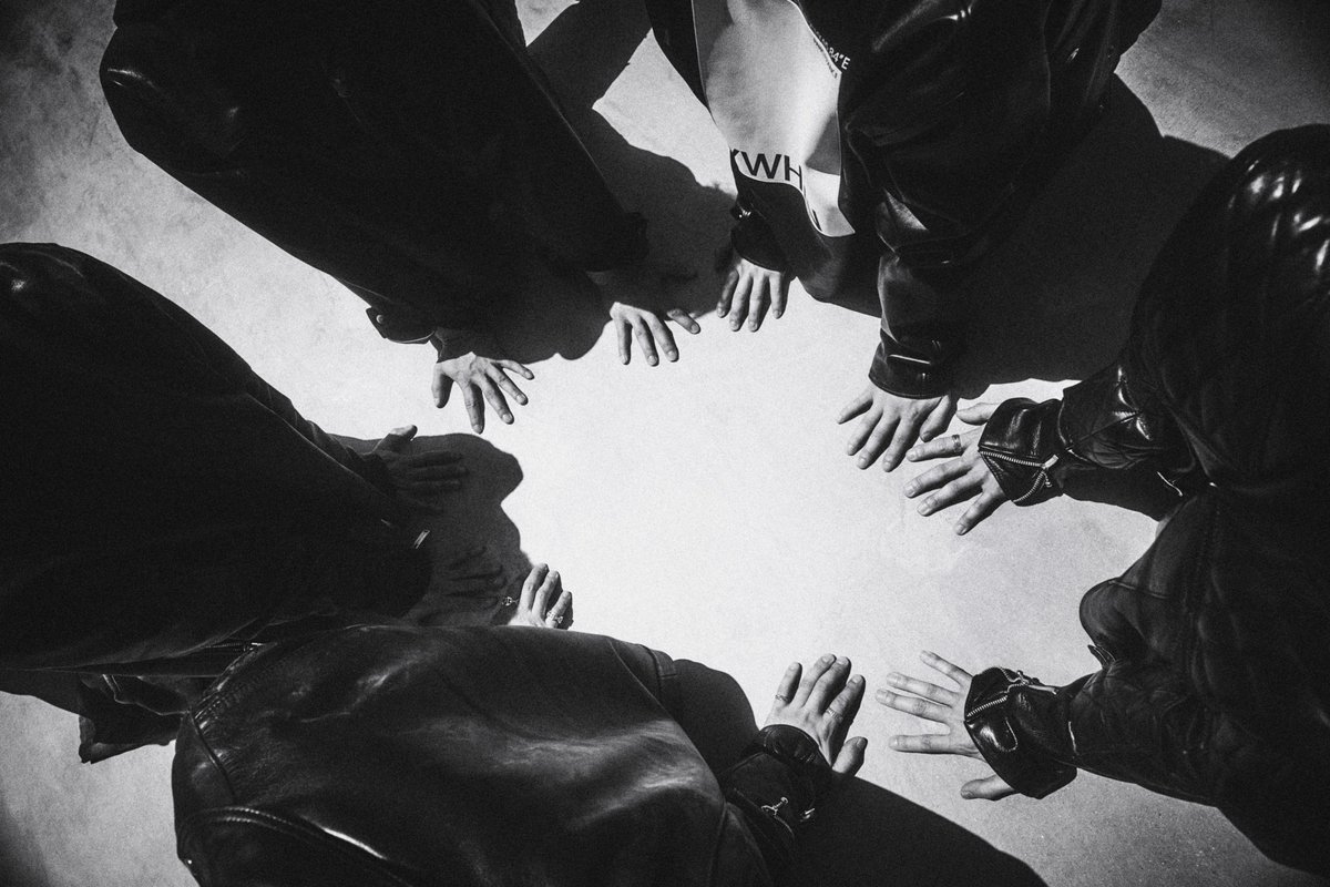Da_iCE_STAFF's tweet photo. 【お知らせ】
#Da_iCE 結成15周年記念！
写真集『＋DOME PHASE』発売決定！

”DOME PHASE”に突入したDa-iCEの完全撮り下ろし200P超えの大ボリュームの新作が完成。
（初版限定特典付き）

▼詳細はこちら
https://t.co/Qm9U7Hedvi

▼「Da-iCE DAY DOME PHASE 2027」チケット一般先行受付中！
https://t.co/gbvRo8TZVu

#Da_iCE_DAY_DOMEPHASE