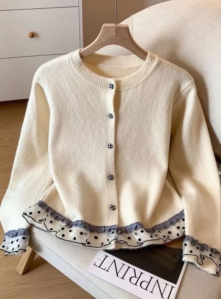 rubyfluf's tweet photo. ini tipe outer yang gampang dipaduin, pake buat daily, hangout, atau ngampus tetep cocok 🫶🏻
simple piece tapi bikin outfit naik level ✨
yang mau bisa cek disini ya
🛒 https://t.co/TVgbhAjTTQ https://t.co/vO7igv3l29