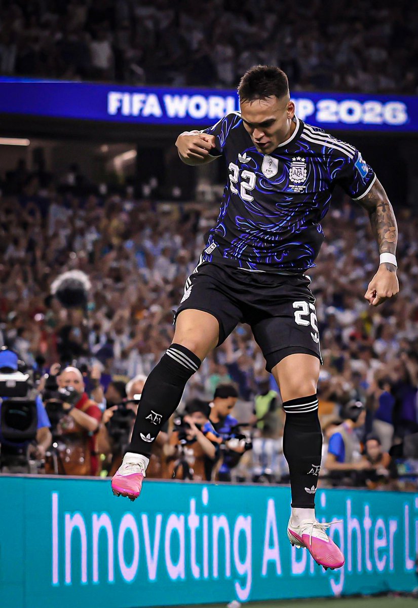 ArchivoLautaro's tweet photo. 🇦🇷 Lautaro Martínez es el ÚNICO futbolista del plantel actual en convertir en las cuatro competencias oficiales que disputó la Selección Argentina durante la Era Scaloni.

✅ Mundial.
✅ Copa América.
✅ Finalissima.
✅ Eliminatorias.

TORO QUERIDO 🐂 https://t.co/HcOFt1By2Y