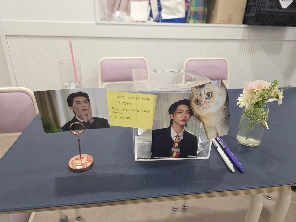 Boss_KoreaFC's tweet photo. 보스의 여름 사진전 📷 Last Day
영수증 이벤트 접수 시간은 오늘 2시까지 입니다!
#EveryMomentWith_BOSSCKM
#27thPiecesOfLoveForBossCKM
#Happy_BOSS_Day
#Bosschaikamon #ShawtyBoss #BoNoH #BOSSCKM
#Boss_Korea_Official_FC https://t.co/XveEaDH1F8