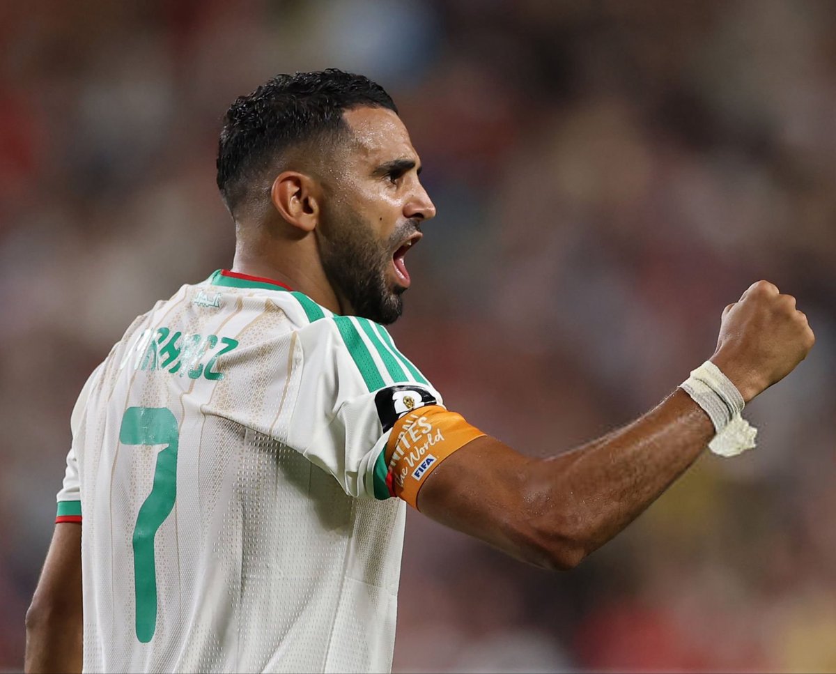 City_Xtra's tweet photo. Riyad Mahrez.
#FIFAWorldCup brace.
Legend.

🇩🇿👑🩵 https://t.co/fwJabaVl7A