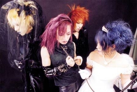 dailyvkeibands's tweet photo. Day CXXXIV:

Today’s band is SILVER ASH (银色灰尘)!

submitted by anon https://t.co/7yvadITdzz