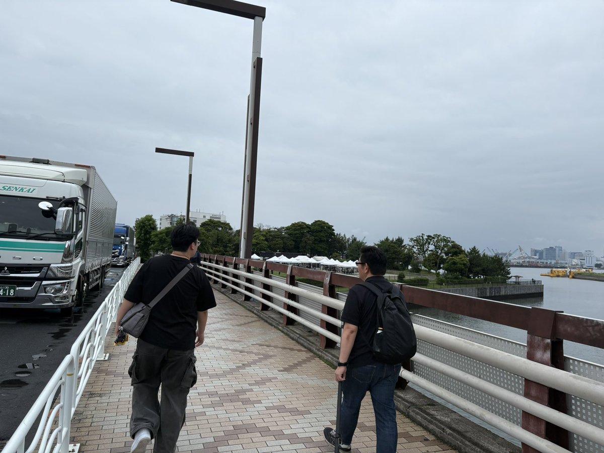 Jj5Qgk's tweet photo. 全員集合完了‼︎
パークへ前進中🌲 https://t.co/myGgPAQ66p