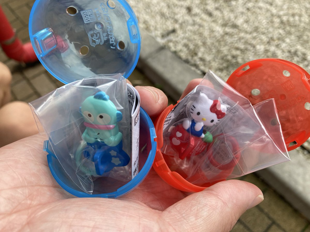 nokuuuu's tweet photo. サンリオ　キーリングハンガー

ウサハナに交換してくださる方おりませんでしょうか？

譲）キティーかハンギョドン

求）ウサハナ

郵送希望です📮
お気軽にお声掛けください！

#サンリオ
#キーリングハンガー
#ガチャガチャ https://t.co/Ljj71Kqmtj