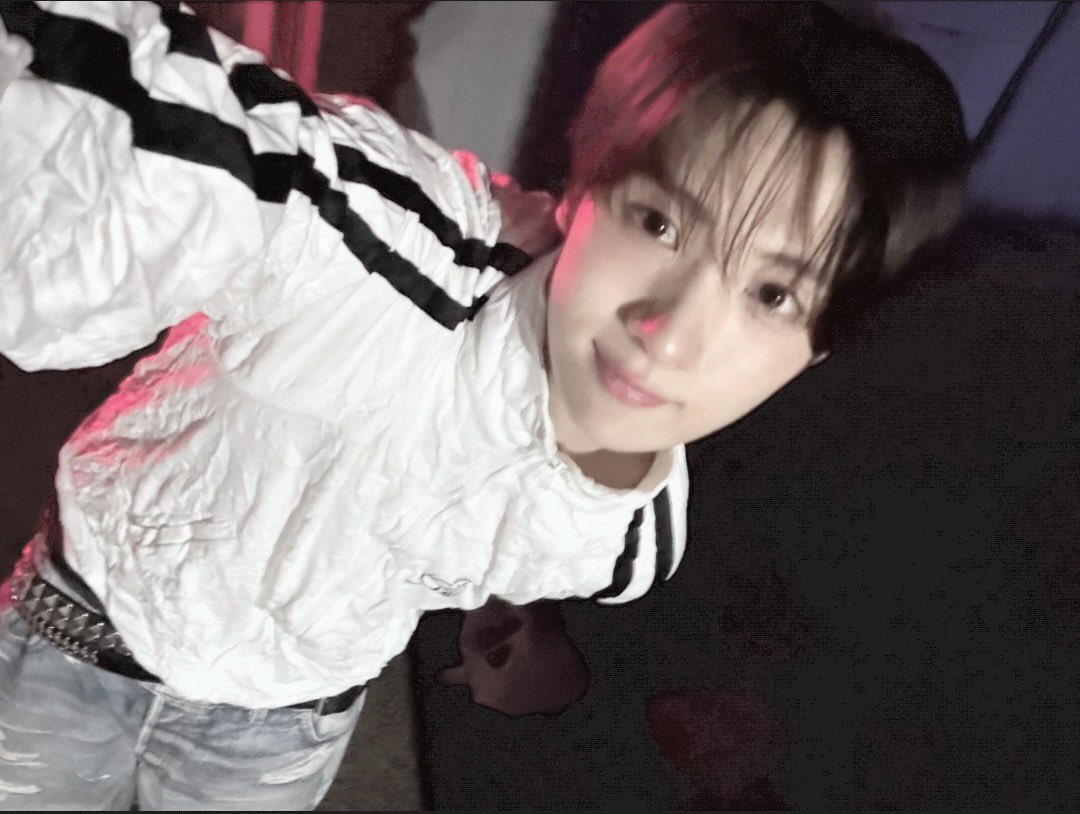 Ygounjae's tweet photo. i swear i was just trying to look cute, then the night light hit me and suddenly i’m in my tiny movie moment by the door ♡ feeling all shy, soft, and a lil sparkly tonight (˶ᵔ ᵕ ᵔ˶) ˚₊‧ https://t.co/McTRqfP0n7