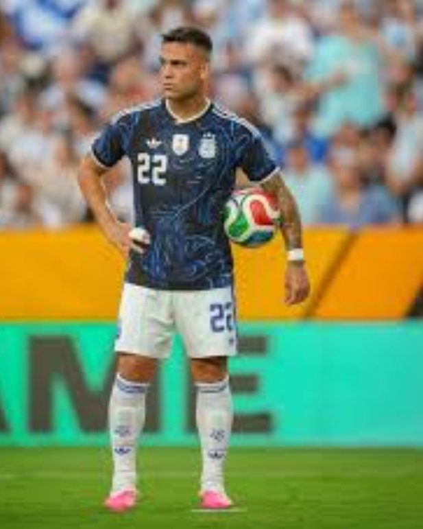 yourfreends's tweet photo. ●ARGENTINA 3 - 1 JORDANIA: YA están en Dieciseisavos en este mundial. Dieron espectáculo, dieron cátedra, y un golazoooo de tiro libre de Lionel narizon Messi, a paso de campeón continúa Argentina 🇦🇷, es uno de mis caballos ganadores para obtener el título de este mundial. #argentina #Jordania #usa #mundialdefútbol2026 #toro