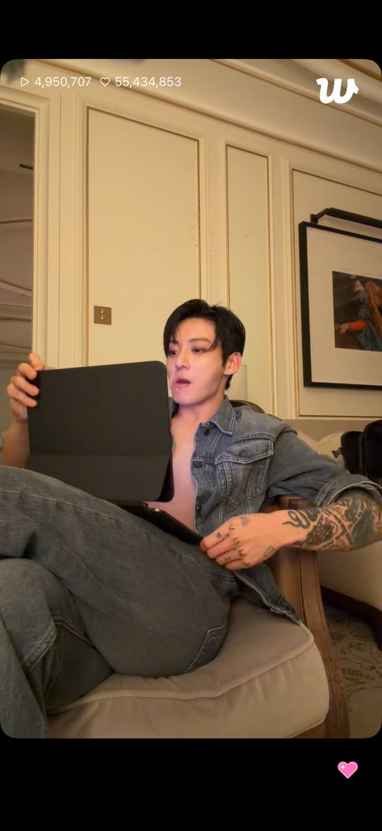 dinobeom's tweet photo. DOING A LIVE LOOKING LIKE THIS IS FUCKING INSANEEEE https://t.co/HMBTgg8WZE