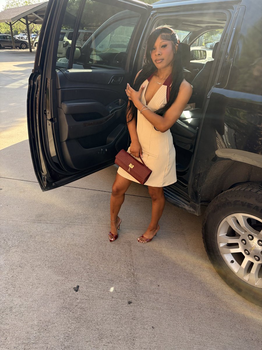 Shanitasuccess3's tweet photo. Happy BIRTHDAY TO MY 18 year old first BORN VERY PROUD MOM 😩🎀🎉🥰‼️😍💪🏾🫶🏽🎁🥳🎂 https://t.co/uD3DDGzGLd