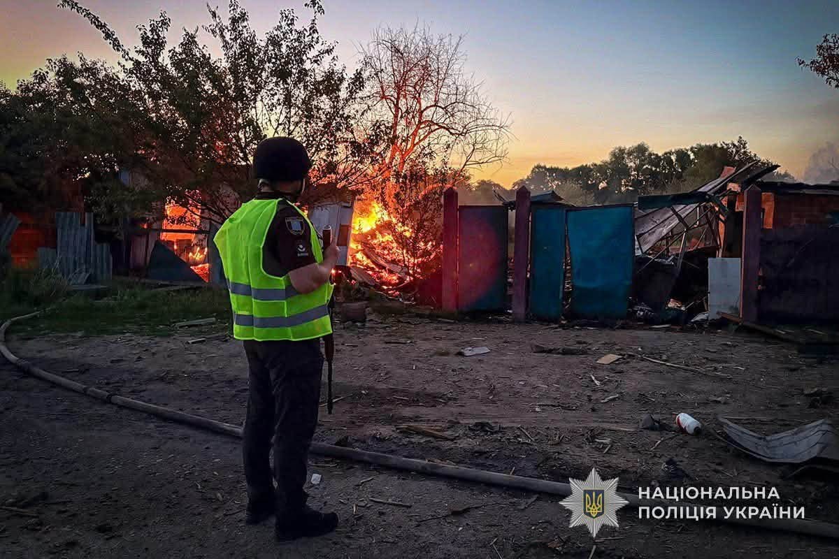 NPU_GOV_UA's tweet photo. Тридцять дві людини травмовано, серед яких троє дітей: на Сумщині поліція документує воєнні злочини
https://t.co/iltOlXMZ31
#stoprussia https://t.co/Qt8Gp6cnTS