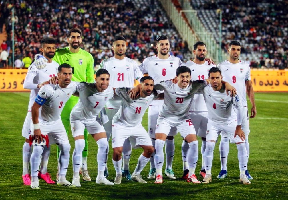 Quatrehuit2neuf's tweet photo. Austria 🇦🇹 vs Algeria 🇩🇿 football match was insane. One goal *each* in the last 4 minutes? Was it rigged?

As a result of the draw, Iran's Team Melli is out. 

FIFA is a hack. F*ck Infantino.

#WorldCupCorruption #WorldCup https://t.co/feG2fQ0zoe