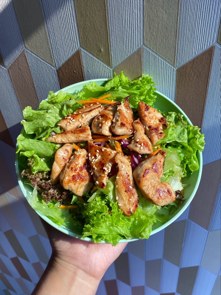 anjanialam's tweet photo. ikutan #WeekendChicken yang olahan dada ayamnya gitu-gitu aja 🤣😭 https://t.co/3uUrnz4cfI