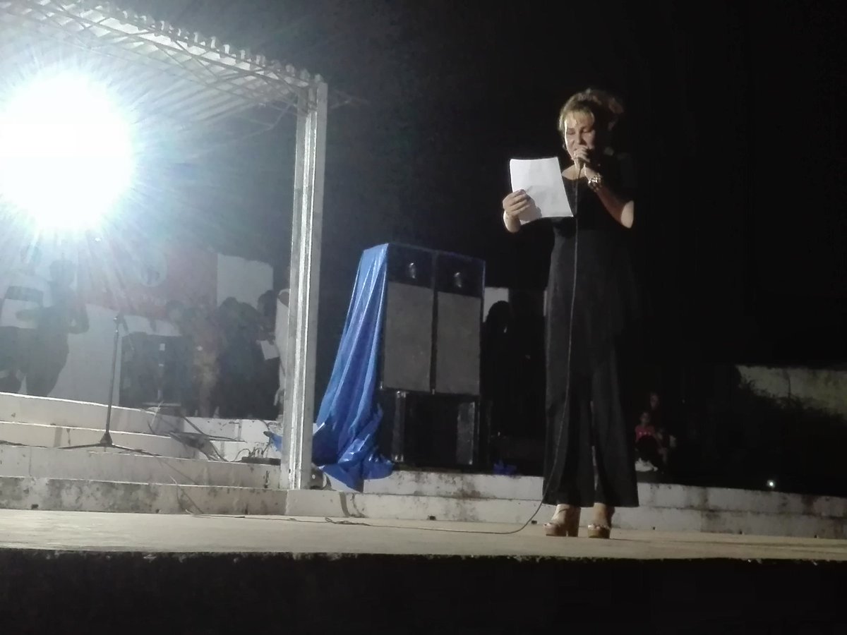 DCMMJayde's tweet photo. Con un espectáculo músico_ danzario efectuado en la plaza de la Cultura en #Vertientes #Camagüey se inauguró el #Verano2026. El público luego de las presentaciones quedó listo en espera de las 12:00 a.m de #hoy #28DeJunio para nuevas jornadas. https://t.co/SyFz6bXpSS