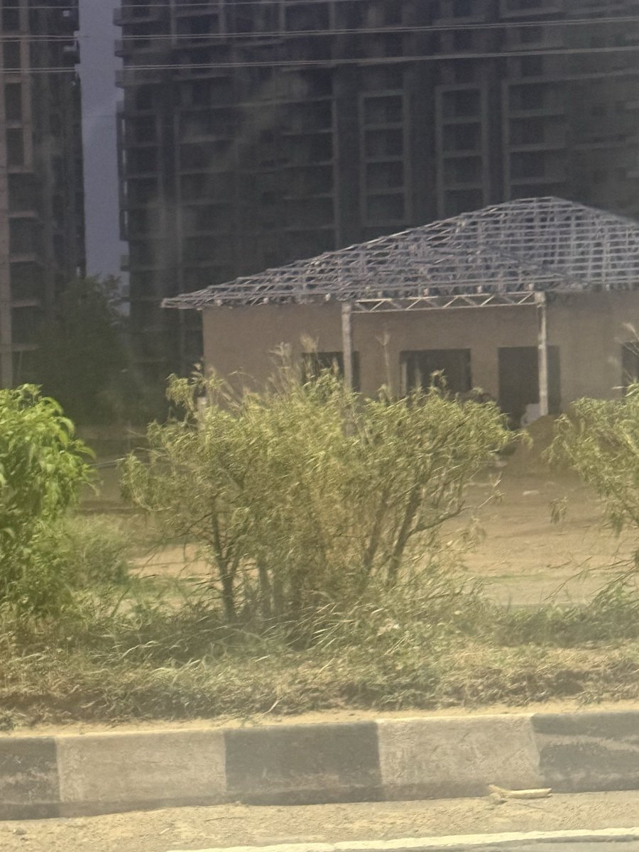 DevelopHaryana's tweet photo. Even after the demolition drive of @DTP_Panchkula and authorities this illegal structure was made in #Panchkula again. This is a mockery of system and Government.
@AmitKhatriIAS ji pls see. @NayabSainiBJP @cmohry @DiproPanchkula @DC_PANCHKULA @MC_Panchkula @pklsamachar https://t.co/agapm076AE