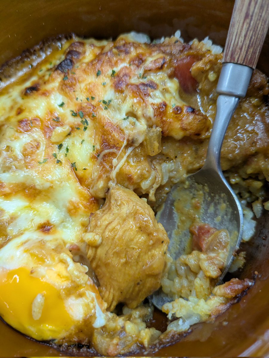 daiken2005's tweet photo. 川崎町のカフェ・マルで、ライブイベントに参加し、食べたかった焼きカレーを食べました！焼きチーズの下に、カレーやチキンやタマゴが隠れていて。おいしかった。また食べたい☺️ https://t.co/LAxZ5Oz8uH