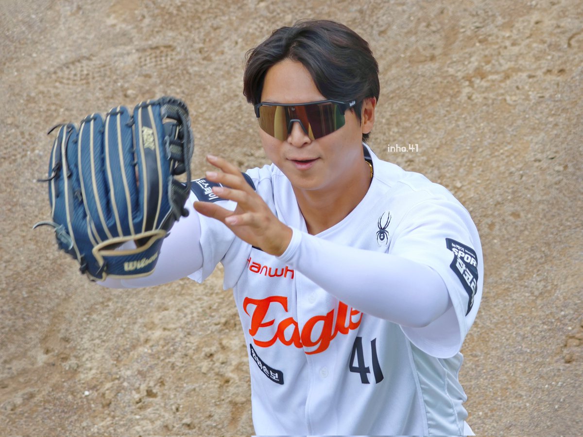 ETSC41's tweet photo. 2026.06.25
애기팬의 '최인호선수 사랑해요!' 외침에 반응해준 선수님👍👍

#한화이글스 #최인호 https://t.co/B9jFFDz9Bh
