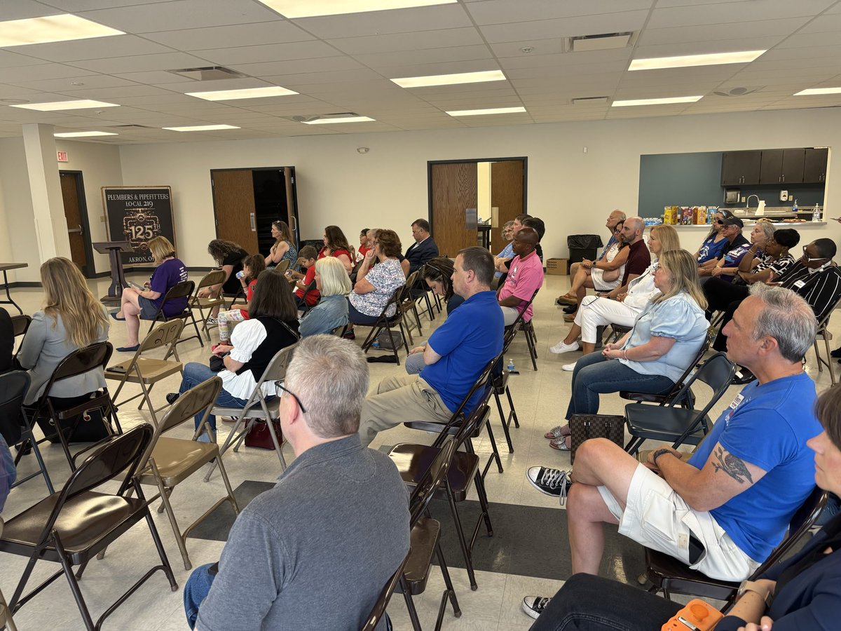 ClerkGalonski's tweet photo. I know you were great in Youngstown and the other half of DrPepper was with us in Akron explaining how YOU are the best candidate to tackle the healthcare debacle 30 years of poor governance has brought us.
#SummitStrong
#I’m4Amy
#Act-ONlove! https://t.co/ZizgM4j7WE