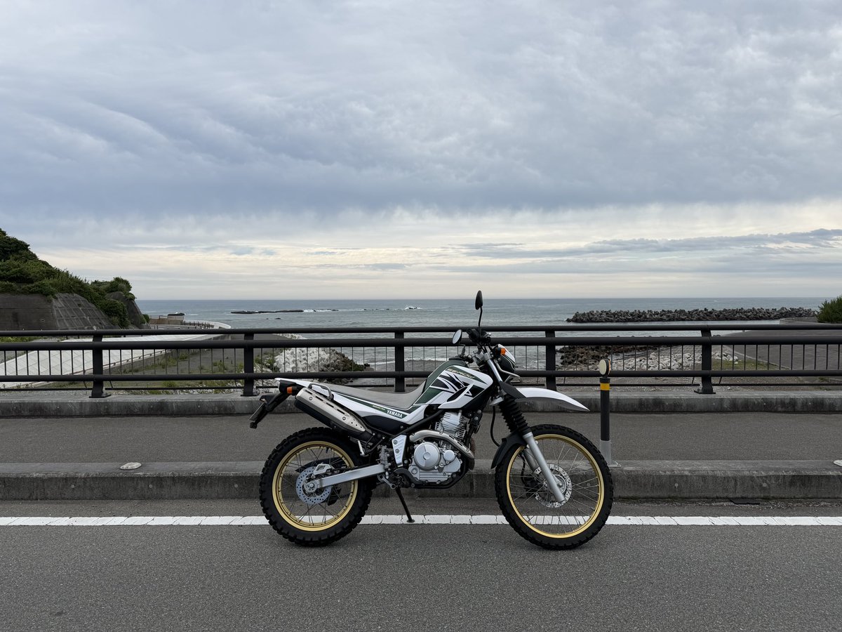 Azu956001's tweet photo. あっ、ちゃんとまだバイク乗ってますよ。
ちょいと出遅れたけど、少し走ります。 https://t.co/qvYwxA6gS8
