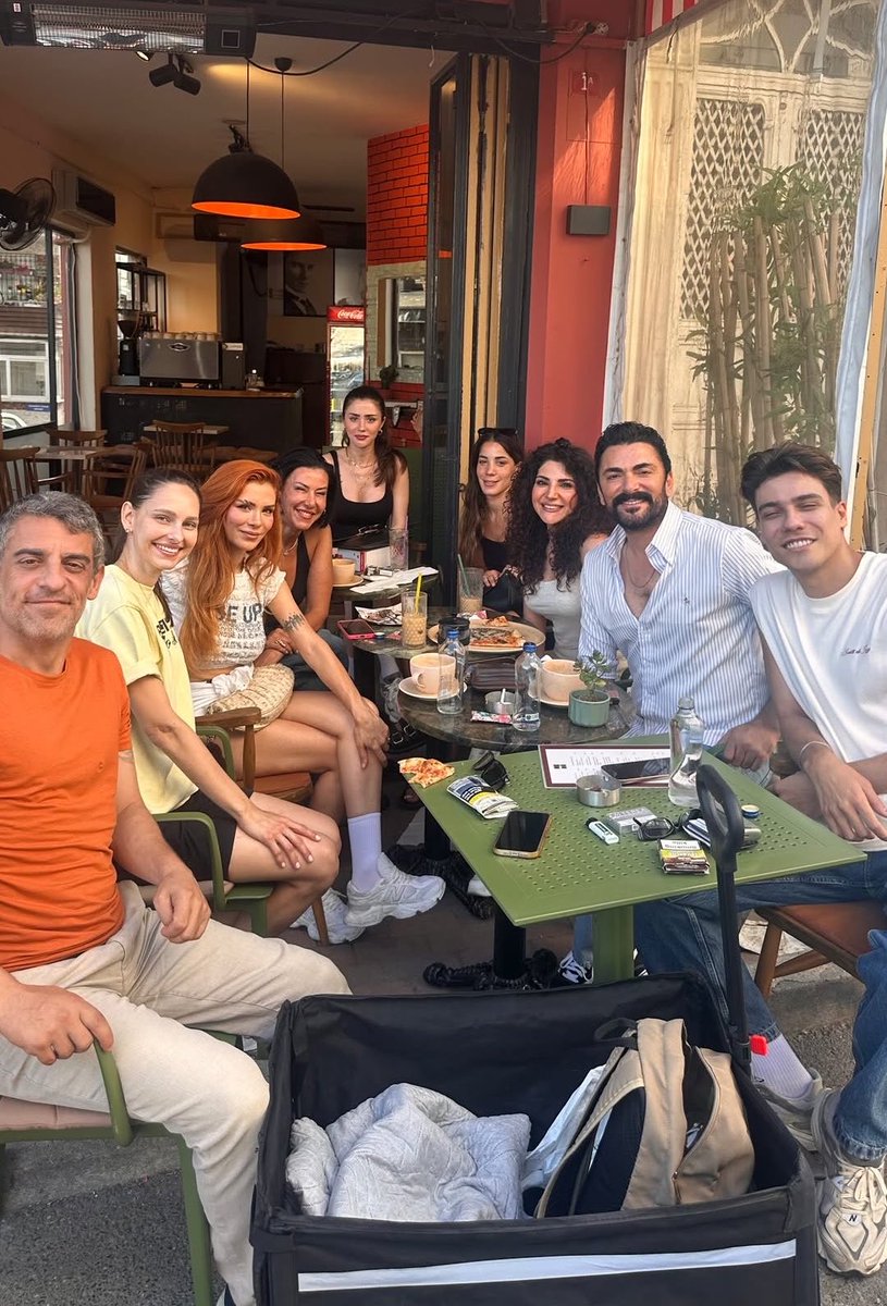 herseyssel's tweet photo. yeni gelin ailem bulusmus 🥹🥹 https://t.co/7dyGV6fDJy