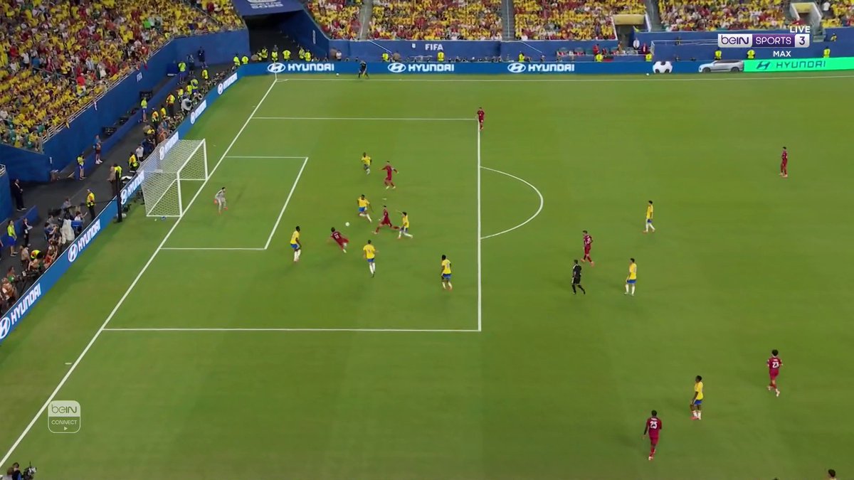 فاصل مهاري من جواو فيليكس ينتهي بتصويبة علت الخشبات الثلاثة لمنتخب كولومبيا #كاس_العالم_٢٠٢٦ 