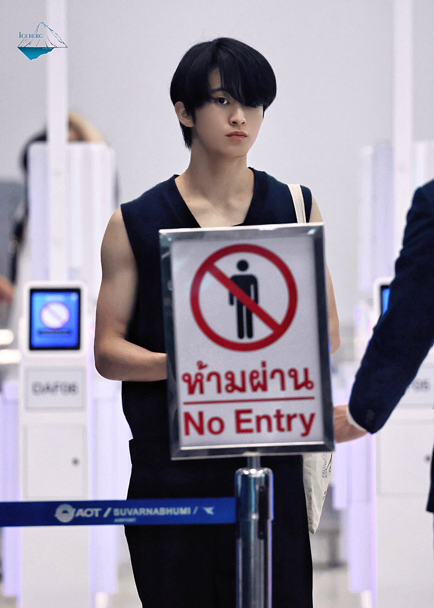 iceberg4mark's tweet photo. 260628 BKK

#마크 #MARK https://t.co/o1FbnFsAxm