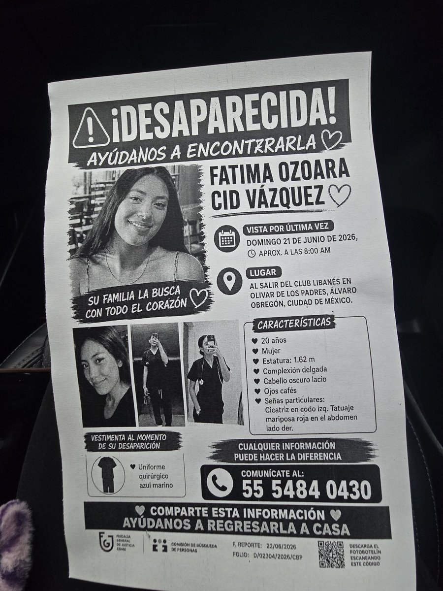 Grafocafe's tweet photo. Me dieron esto en el tráfico, pensé que sería una promoción de algo como es lo cotidiano pero desafortunadamente la cotidianidad es desgarradora, el volante pide ayuda para encontrar a una muchacha que desapareció el 21 de junio.
Les ruego que me ayuden a compartir, una muchacha y su familia están viviendo un infierno y no podemos ser indiferentes a esta realidad.