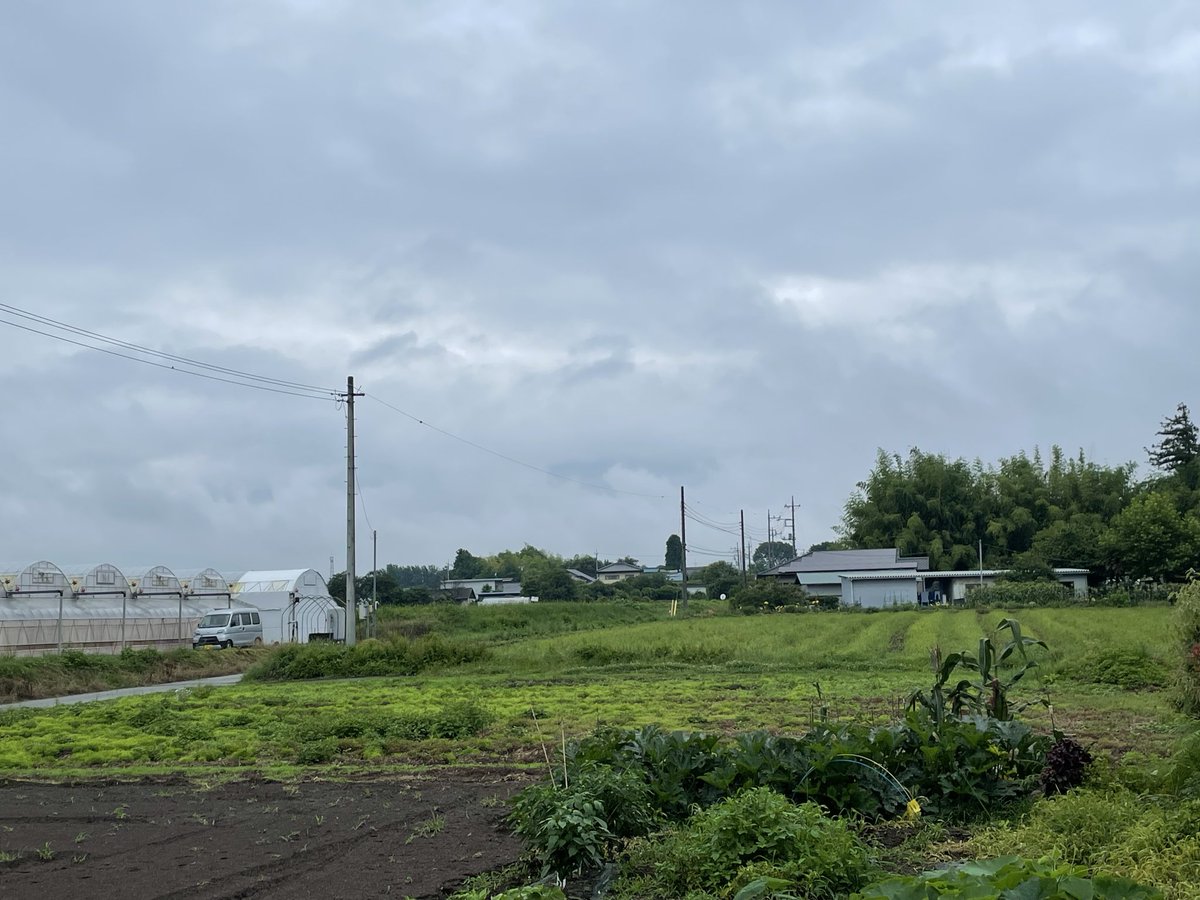 skyriverAMA's tweet photo. おはようございます😃
本日は曇り☁️ どんよりとした
朝です
今にも、降り出しそうな空模様

赤城山⛰️さんは、雨雲☁️の中
姿は見えません
曇りの日が続くと、赤城山⛰️さんの
姿が見たくなる https://t.co/GGymu529dr