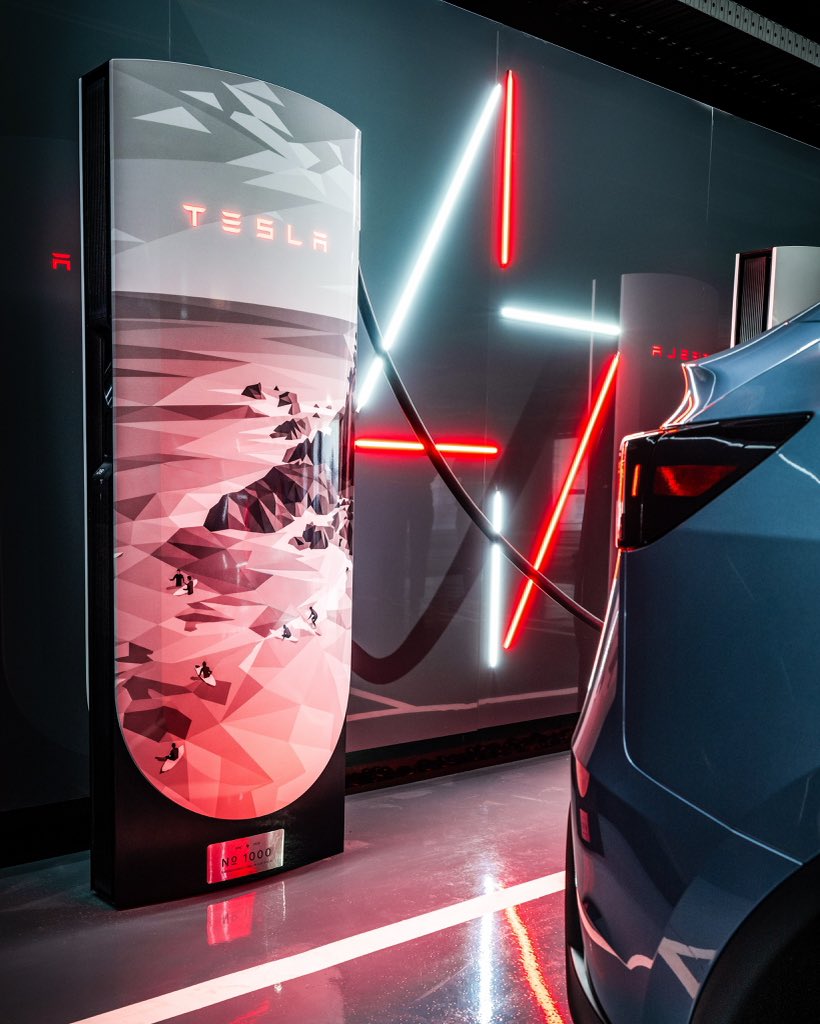 TeslaFutureSS's tweet photo. Celebrating Australia’s 1,000th Supercharger ⚡️— now open in Byron Bay.

Interested in this program? Send me a DM to learn more.

#TeslaFamily #TeslaSupercharger  #Australia https://t.co/6lFeLYIZpx