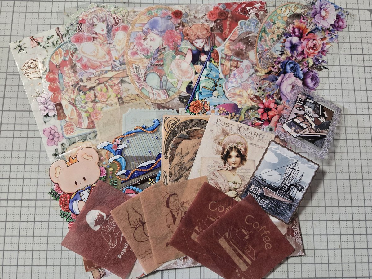 k13579k's tweet photo. 中にはこんな感じでシールや紙素材がぎっしり‼️
みんな色々持ってますねー✨
初心者の私にはほんと嬉しい😊
お喋りする時間はあまり無かったけど行って良かった！
しかし交換会で汗だくになるとは思わなかった笑 https://t.co/Vyc9GvvB2s