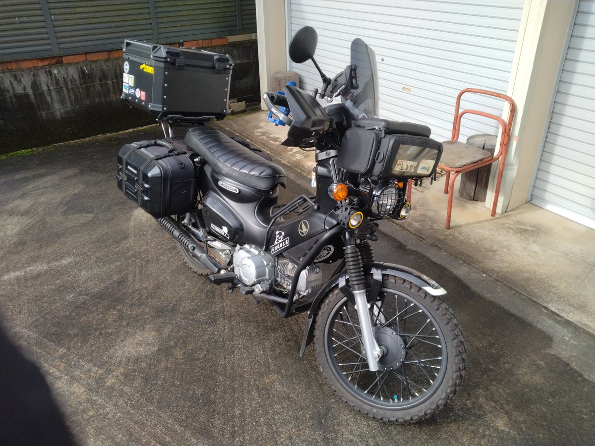 W_C_Guardian's tweet photo. 先日届いたステッカーを、さっそく貼ってみる。

本名にSのイニシャル入ってるので、さも自分のカスタムっぽくなるっていう(´・ω・`)y-〜

#SStyle
#Sカブ
#クロスカブ110自家塗装 https://t.co/izhuvbVco8