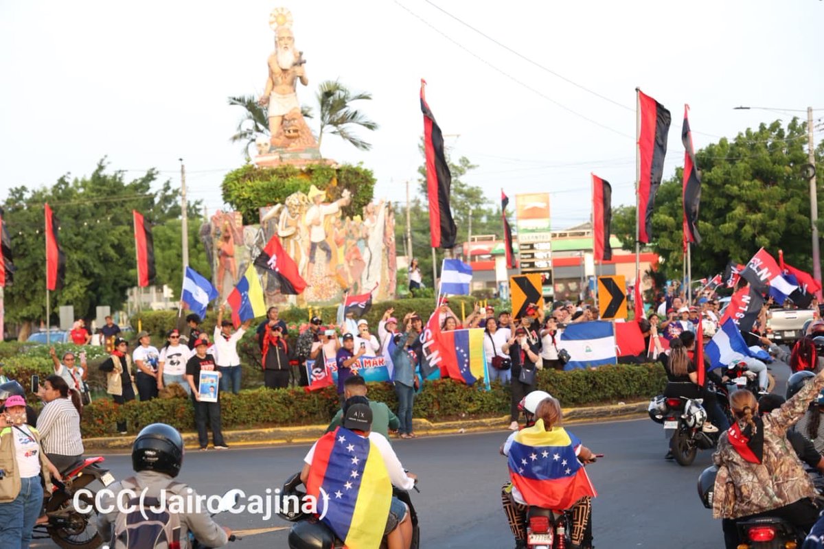 Canal4Ni's tweet photo. 🏍️❤️🖤 ¡Compromiso y Paz en marcha!

Militancia Sandinista en la histórica caravana motorizada se acerca  a la ciudad heroica de Masaya, en conmemoración del Repliegue Táctico. Una jornada marcada por la participación, el entusiasmo y el espíritu conmemorativo. 🇳🇮✨#nicaragua #noticias