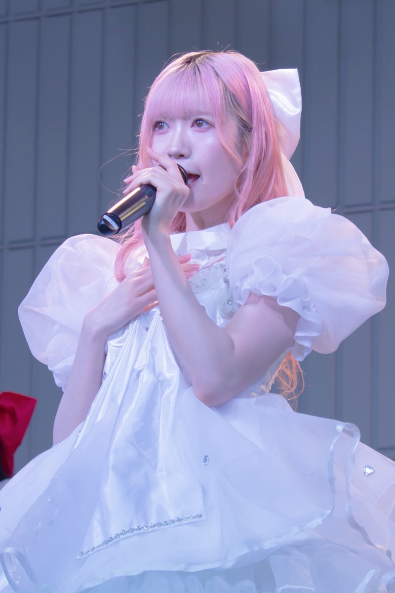 galmorichan's tweet photo. 2026.06.27
「いぎなりベスト」 リリースイベント
＠あべのキューズモール

白すぎて見えない><♡

#律月ひかる #るんちゃんえらいね
#いぎなり東北産 https://t.co/f8bK5LQSWR