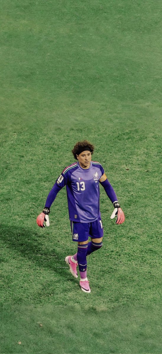 JustFreshKicks's tweet photo. Guillermo Ochoa joined only Lionel Messi and Cristiano Ronaldo as the only players to be named in six World Cup. He is also the first goalkeeper to do it 🐐 https://t.co/dFD27VJJb9