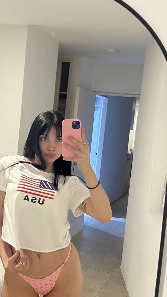 laVellee19's tweet photo. felt pretty, might overanalyze later https://t.co/weyTdWfT9I