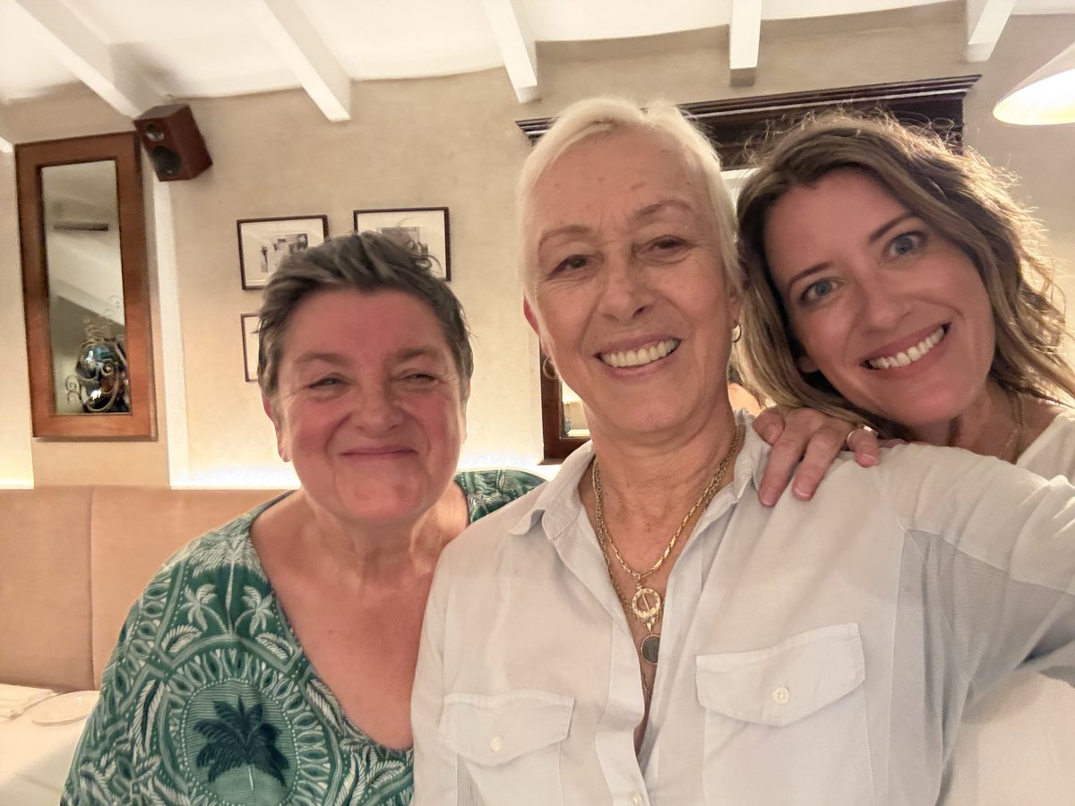 damekatydenise_'s tweet photo. Want to feel old? This is Atomic Kitten now. I’m not fussed on seeing their whole again. @bindelj @salltweets @Martina 💋 https://t.co/h4NyL837Pd