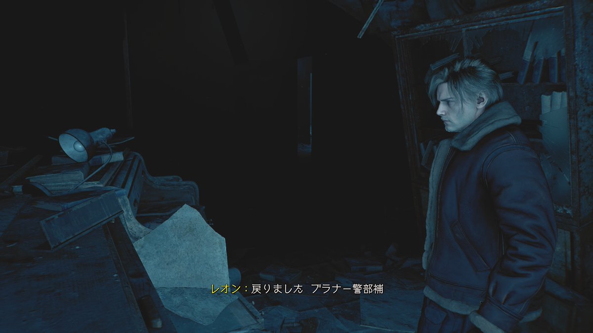 Tontowjs's tweet photo. レオン「戻りました、マービン警部補。」

ふと思ったんだけど、マービンから受け継いだナイフって今どうなってるんだろう？🔪
レクイエムではトマホークを使ってるから、もうナイフは使わなくなったのかな？気になる😂
#REBHFun #バイオレクイエム #ResidentEvilRequiem https://t.co/IpEhRFaVhZ