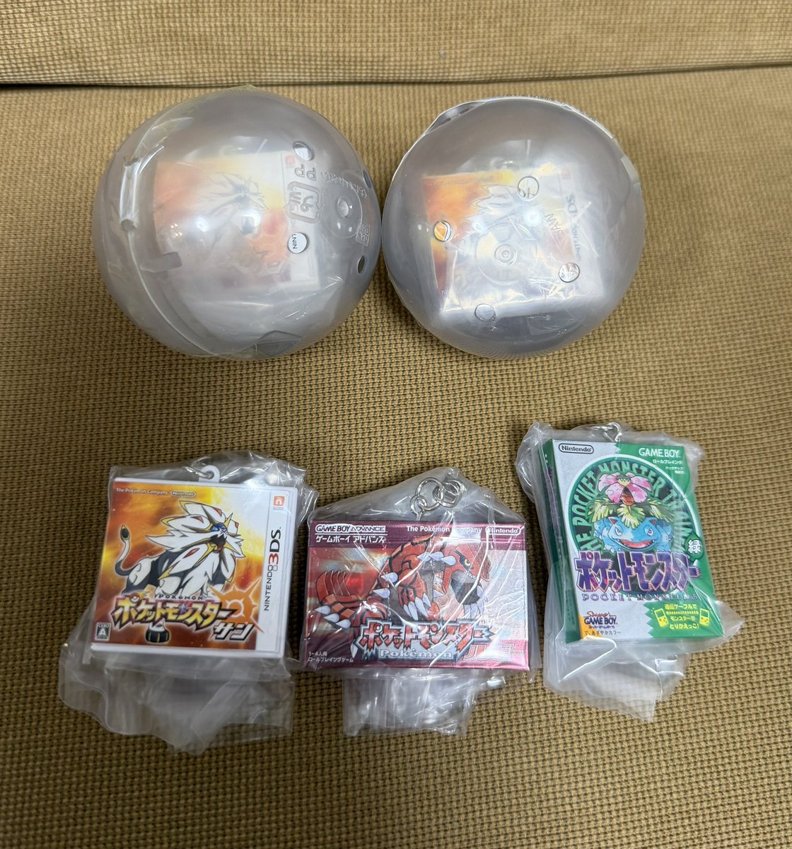 Beyondb_nrmk's tweet photo. 【交換】ポケモン
パッケージ ＆ カートリッジ キーホルダー
コレクション ゲームカード

譲) 緑、ルビー、サン③

求) サファイア②、ダイヤモンド、パール、ブラック

★郵送交換可能(要相談)
★リプ・DMお待ちしてます。
★どなたでもOK
★1:1可

#パッケージコレクション https://t.co/QyT2LScccf