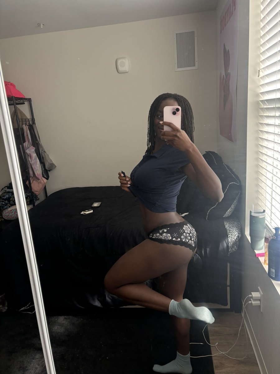 coinnymph's tweet photo. Small waist +  fat butt combo https://t.co/yILKvafihD